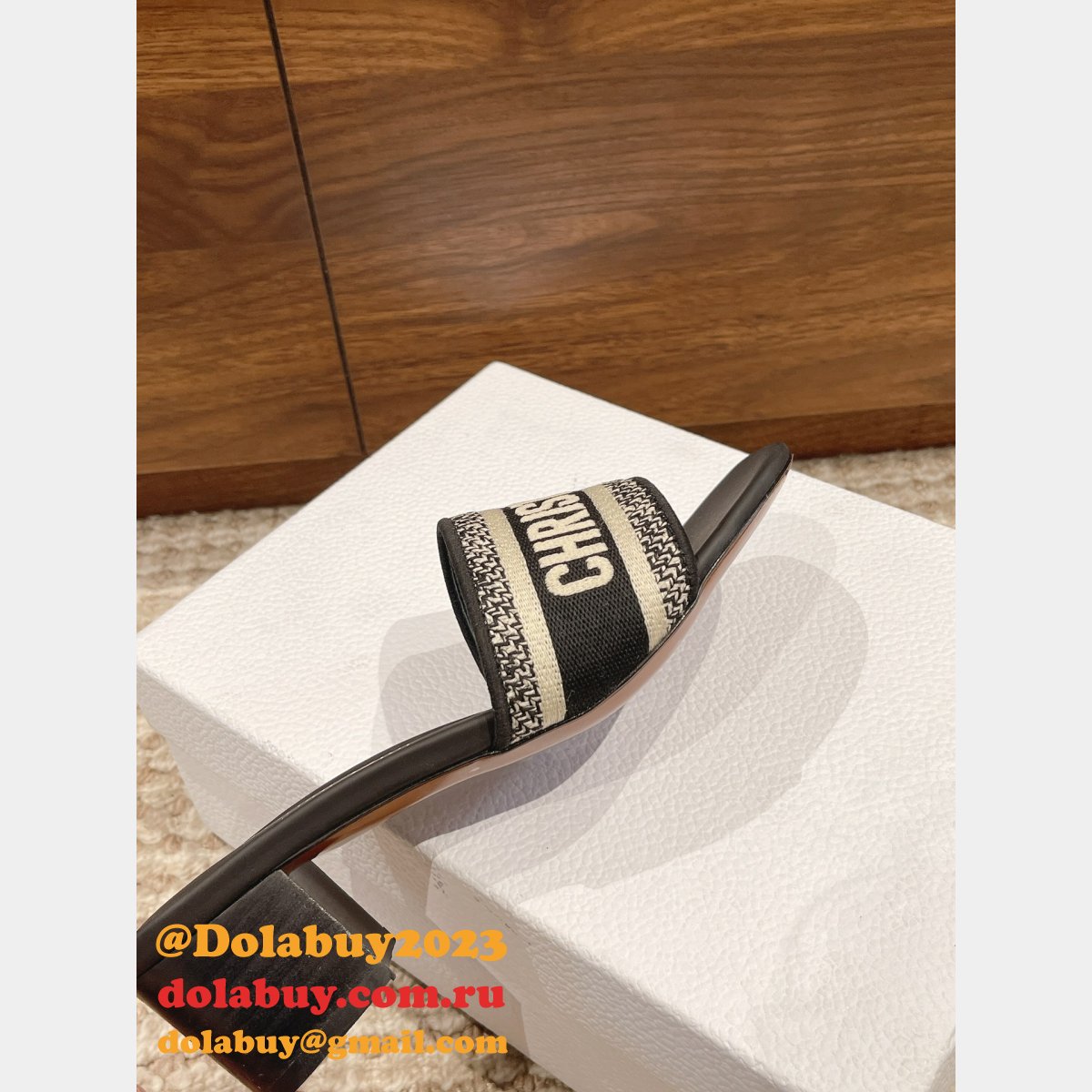 Replica Designer Dior Dway One-word embroidered slippers Shoes Online