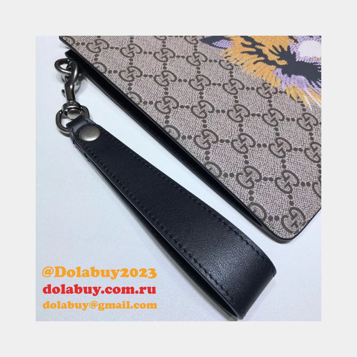 Gucci Best GG Supreme 473904 Bestiary Pouch With Bee