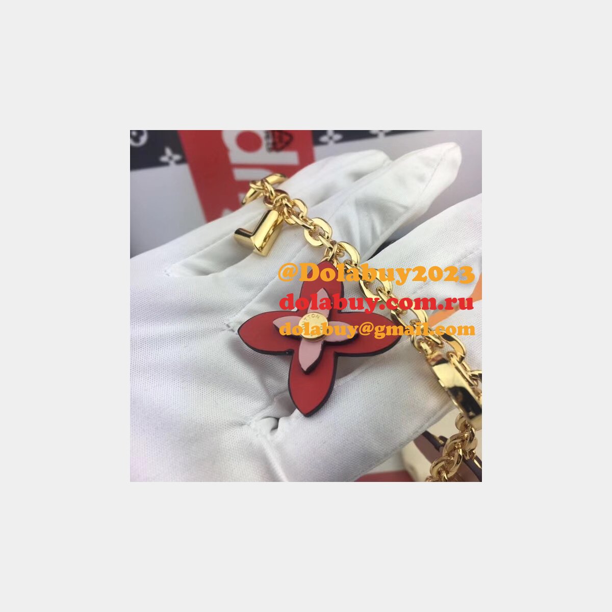 Louis Vuitton M63086 Blooming Flowers Chain Bag Charm and Key