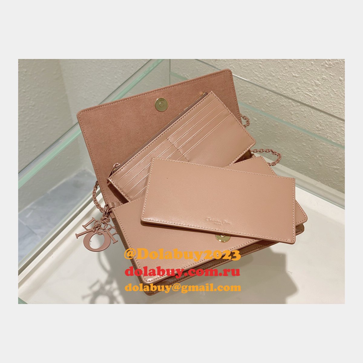 Top Fashion Designer Replica WOC 22cm Handbags Sell Online