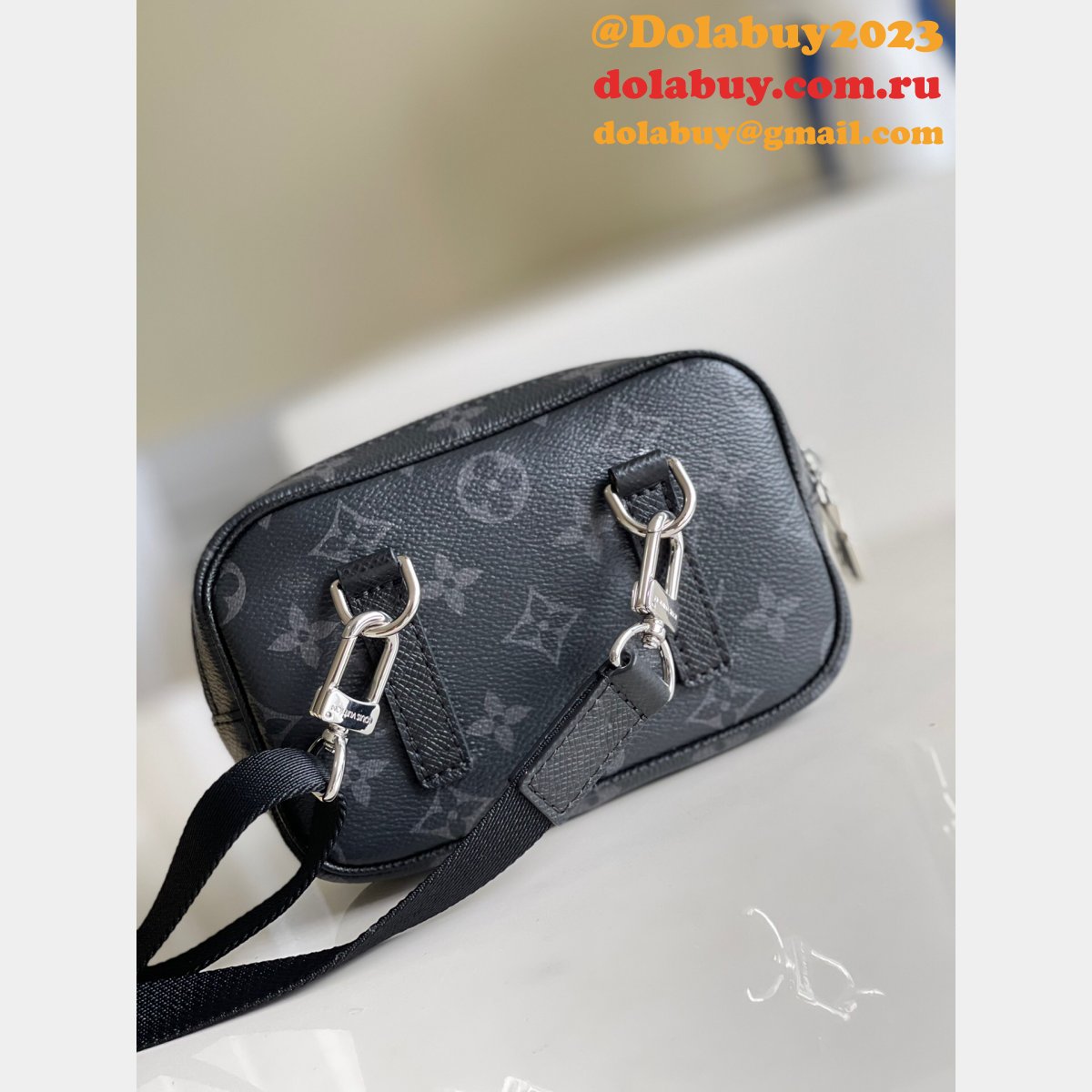 Louis Vuitton UK Replica M30781 Outdoor Pouch K45 Rose/Black