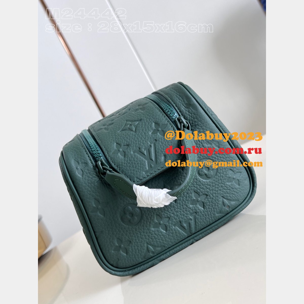 Dopp Kit Taurillon Duplicate Men Inspired Travel Fake M24442 Louis Vuitton