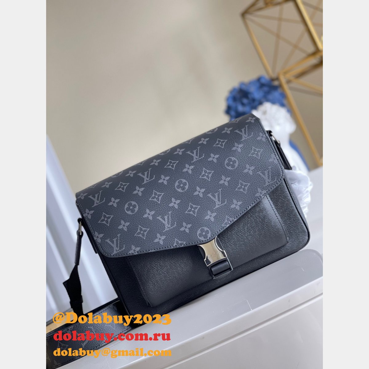 UK Louis Vuitton New Messenger M30746/M30745 K45 Black/Blue
