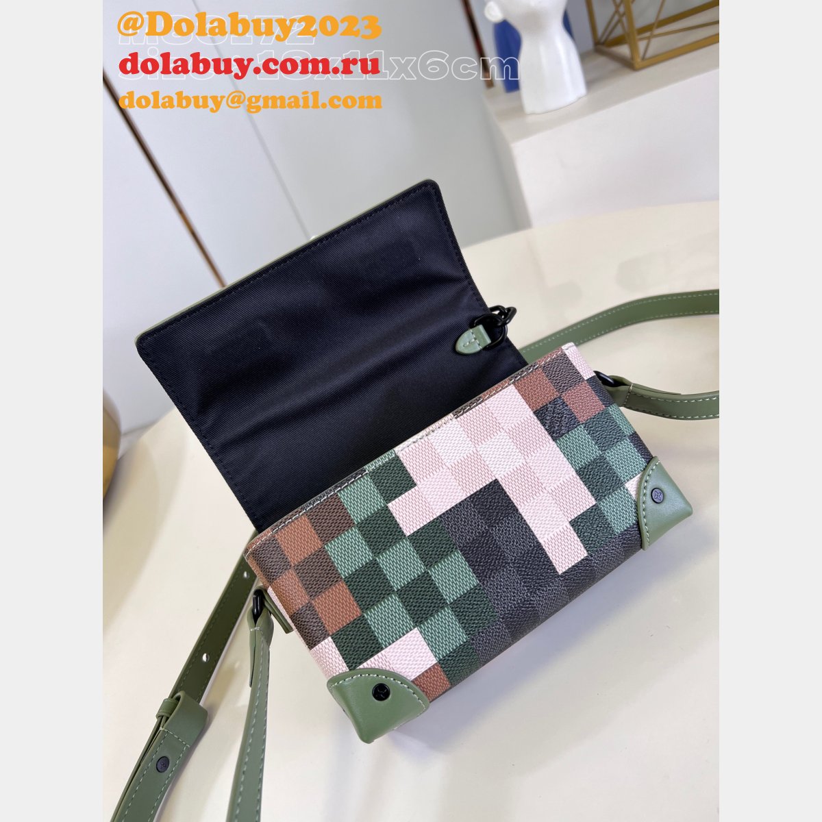 Best Steamer Wearable Wallet M83172 High Quality Louis Vuitton Replicas