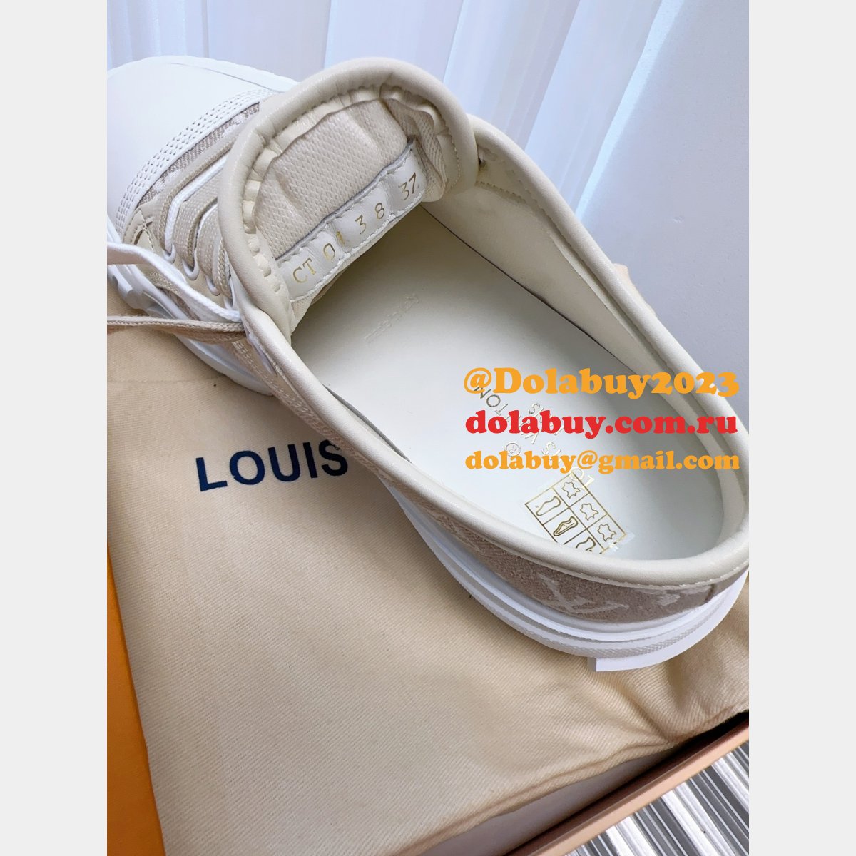 AAA+ Time Out Sneaker LOUIS VUITTON Best Replica
