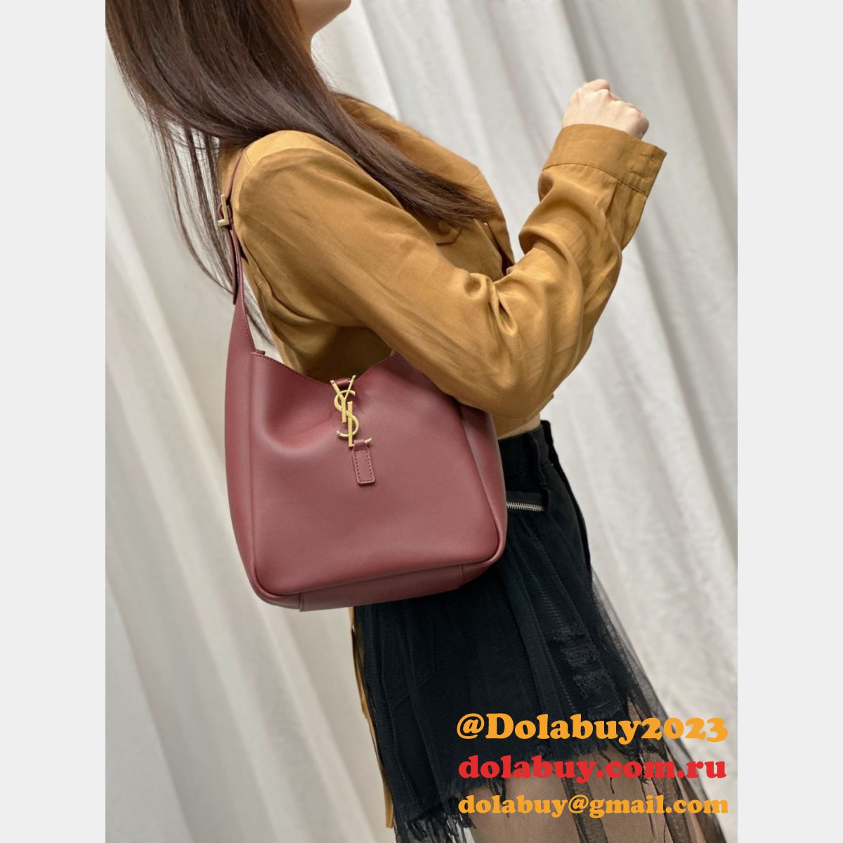 Fake Saint Laurent LE 5 À 7 SOFT 713938 Perfect Bag
