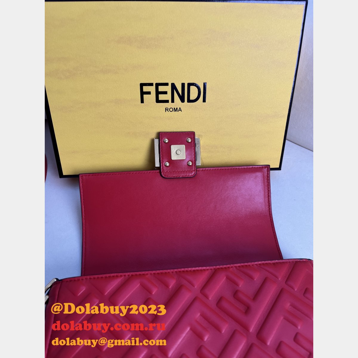 Top Quality fendi Iconic Baguette Medium nappa handbag