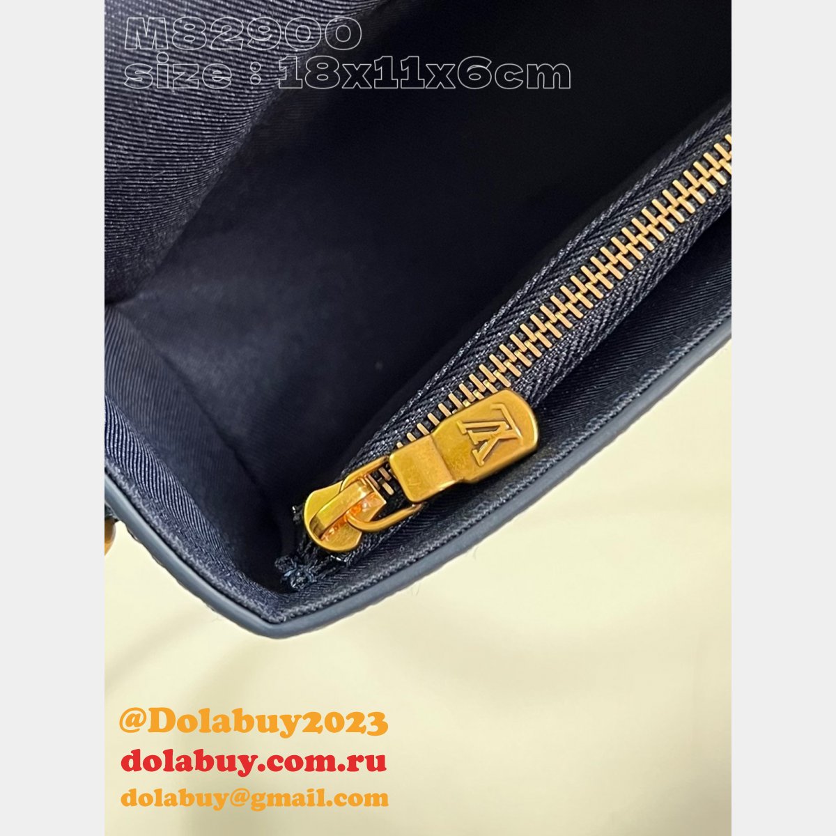 Vertical Trunk Wearable Wallet M82900 Designer Louis Vuitton Replica Bag