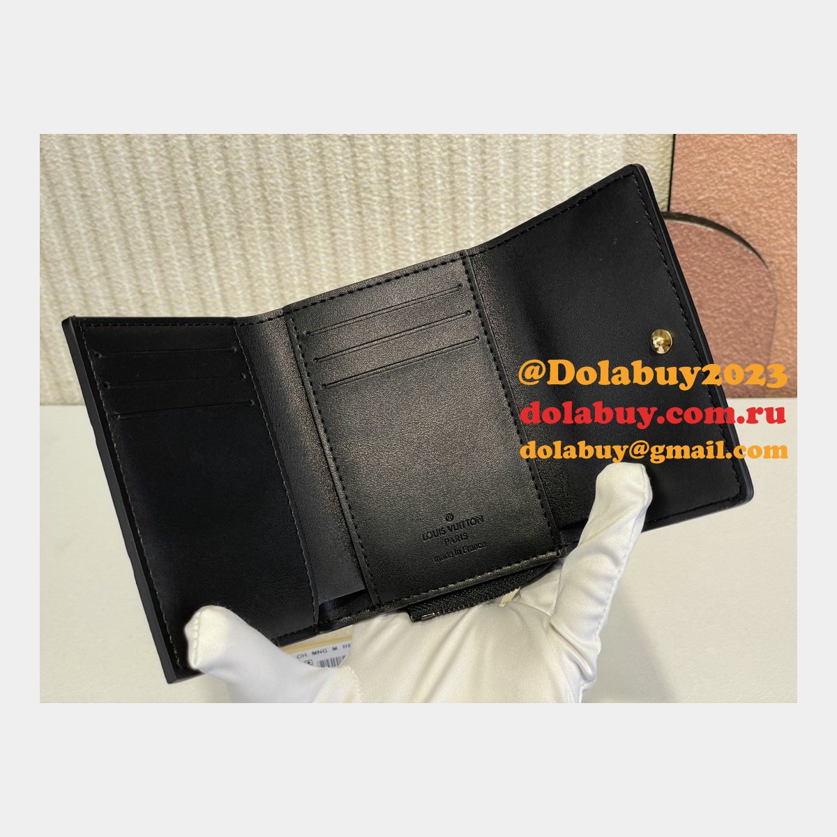 Slender Pilot M82556 Fashion Louis Vuitton Replica Bags