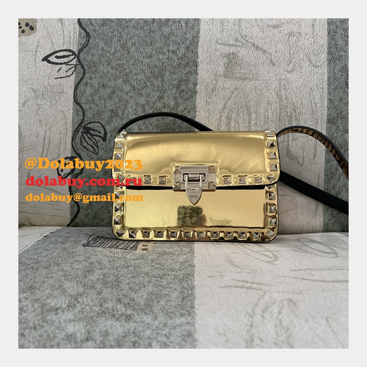 Cheap Fake Valentino Garavani Rockstud Calf Small Bag