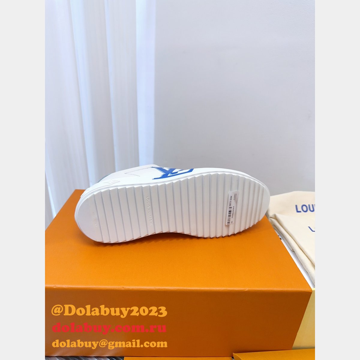 Luxury Time Out Sneaker LV By The Pool Replica