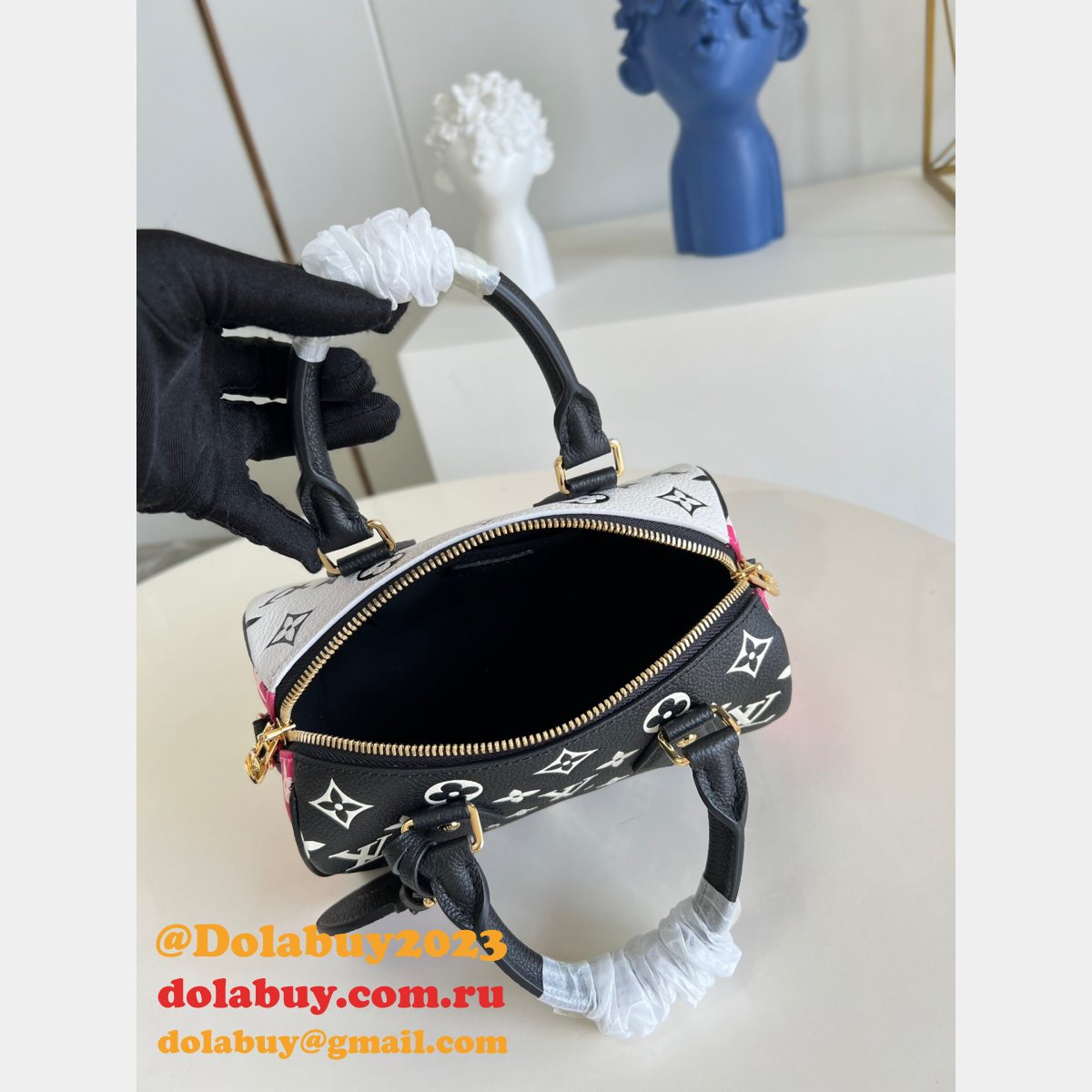 Louis Vuitton Replica M46088 Speedy Bandoulière 20 Monogram Empreinte Leather Bag