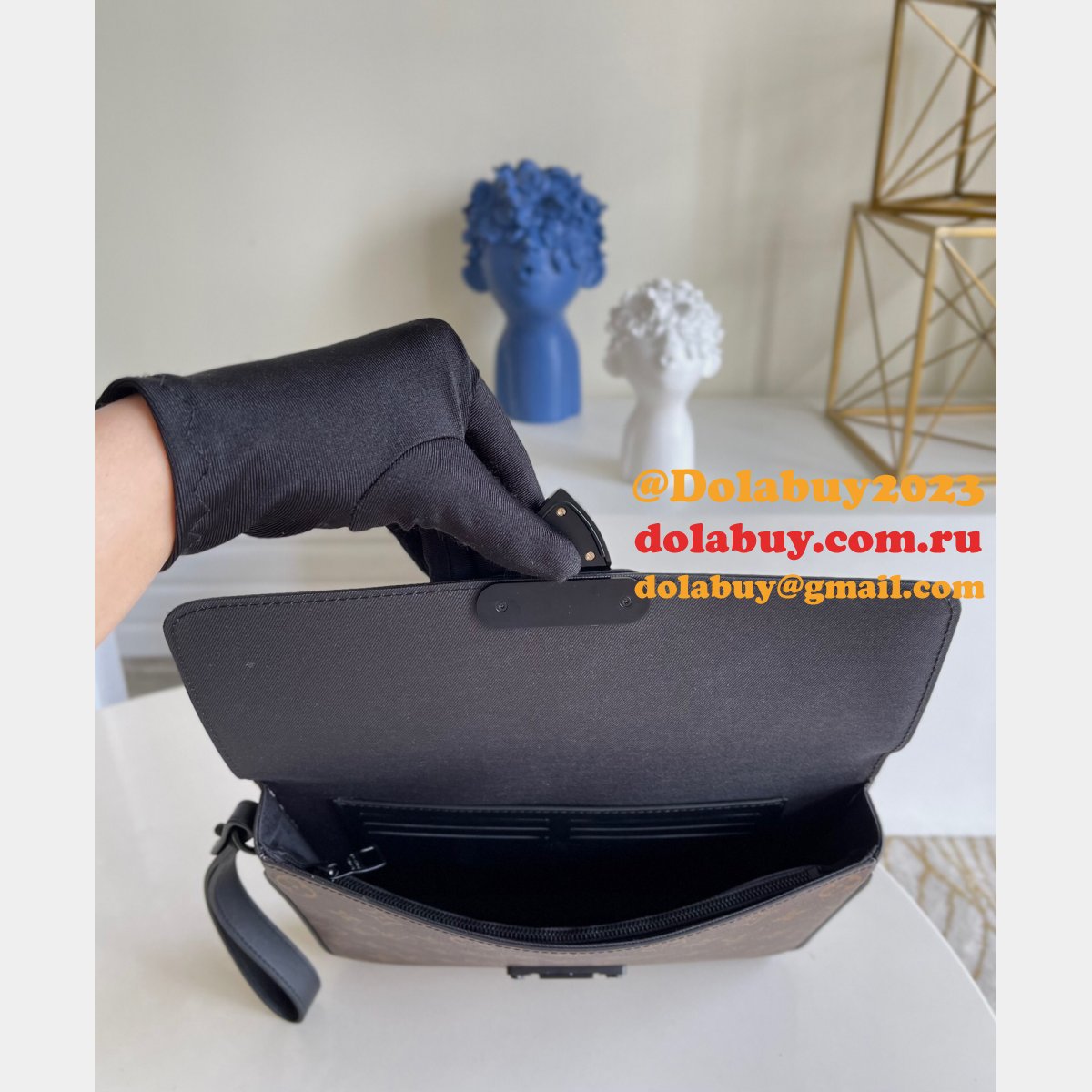 AAAQuality Louis Vuitton S Lock A4 Pouch Monogram Macassar M80560 Bag