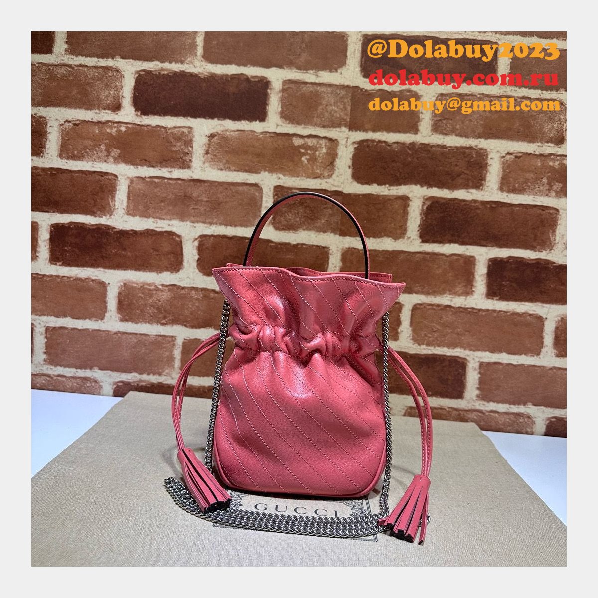 Top Quality gucci bLONDIE MINI BACKET BAG 760313 Replica