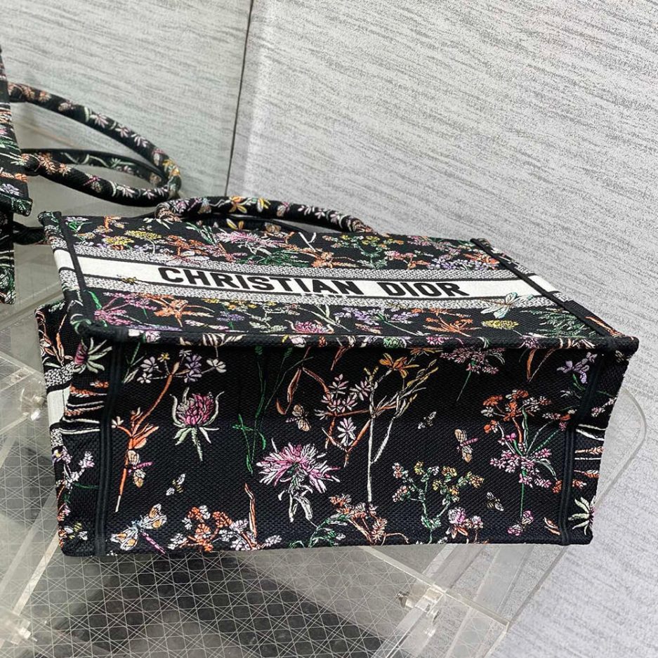 medium D*or book tote